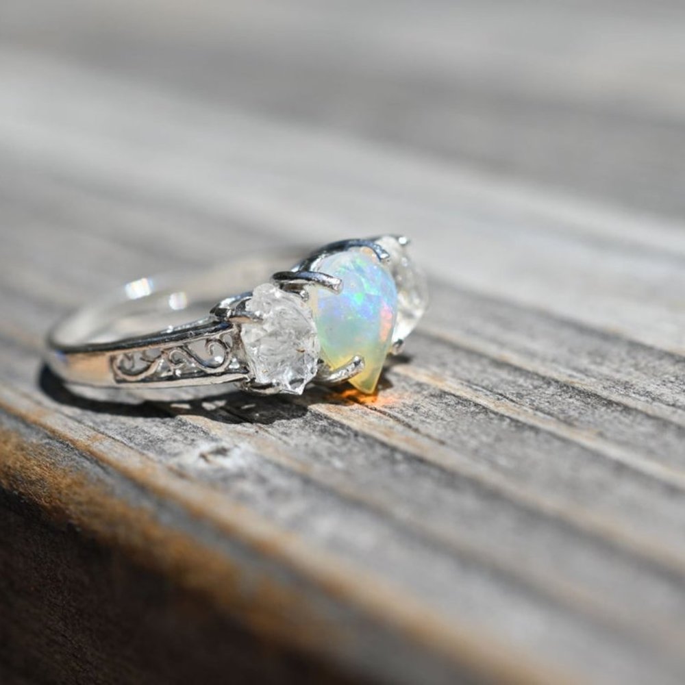 Opal raw crystal sterling silver engagement ring - Picture 2 of 6